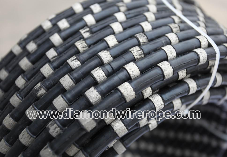 Diamond rope concrete saw for cutting concrete