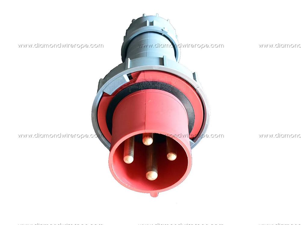 How should you buy the power plug for a wire saw machine?